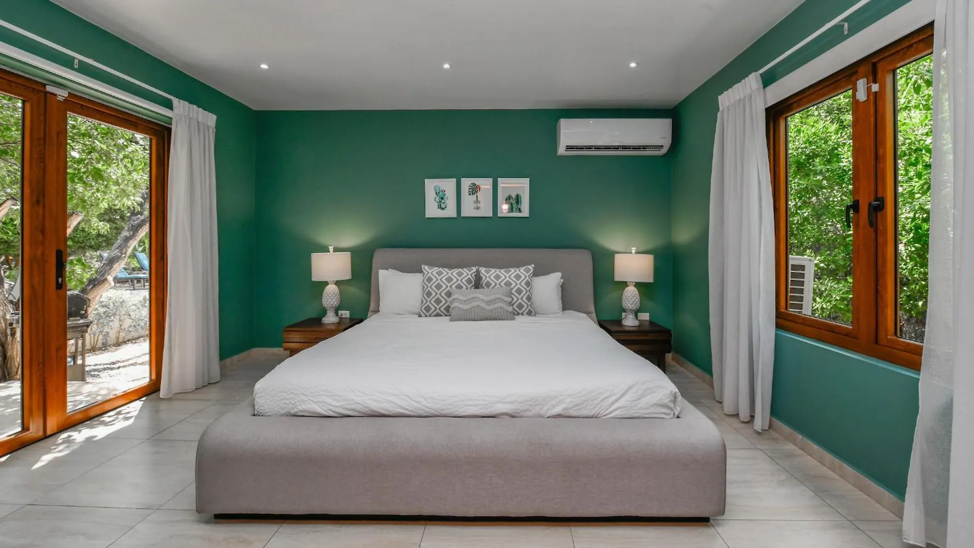 Villa Adelaida Palm Beach
